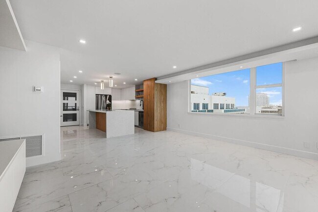 Building Photo - 545 S Fort Lauderdale Beach Blvd