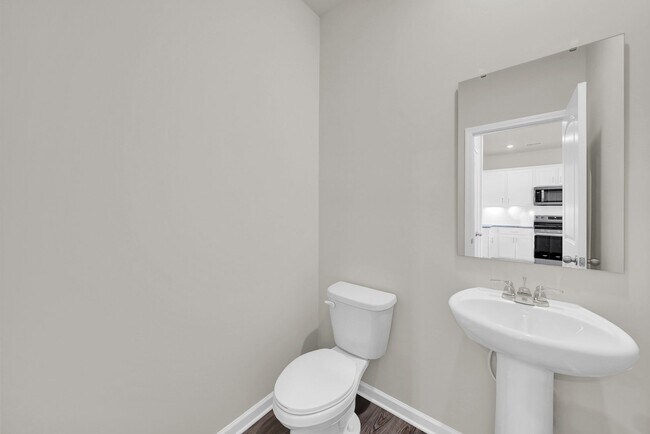 Building Photo - Beautiful End Unit Townhome In Mint Hill