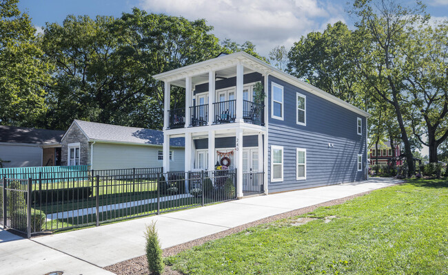Building Photo - 240 Race St