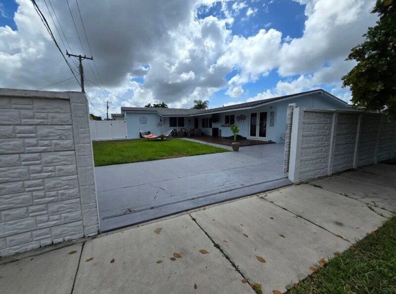 Building Photo - 9591 SW 52nd Terrace