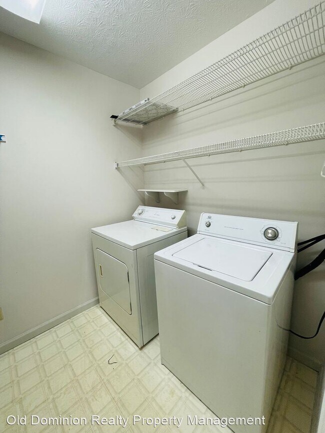 Building Photo - 3 br, 1.5 bath House - 879 Northfield Court