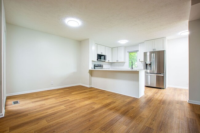 Building Photo - 722 S 153rd Cir