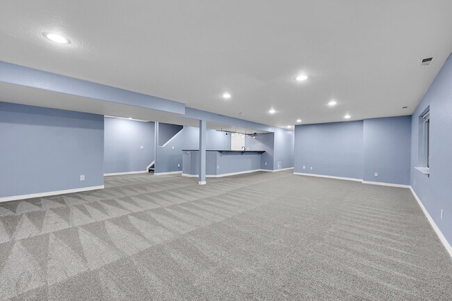 Building Photo - $3,495 - 4 Bed, 4 Bath Home with 4 Car Gar...