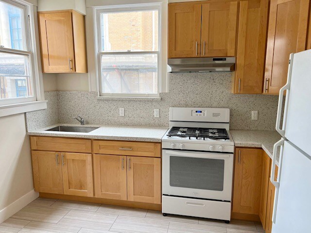 Primary Photo - 1471 Jackson St