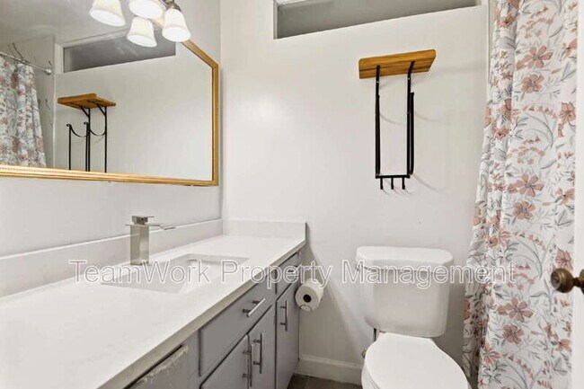 Building Photo - 1641 Falmouth St