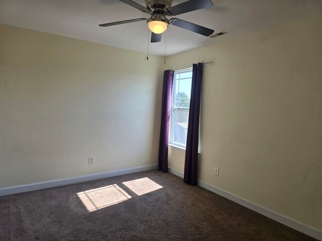 Building Photo - Minutes from Coast Guard Base, Large 2 Sto...