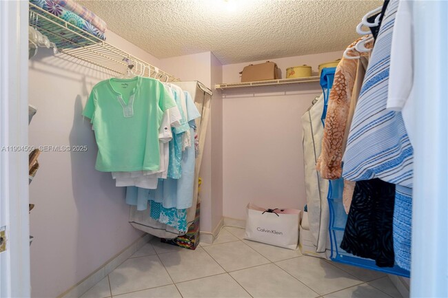 Building Photo - 3800 S Ocean Dr