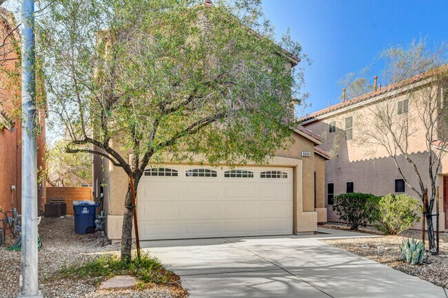 Building Photo - Beautiful 4 bedroom 3 bath home in Mountai...