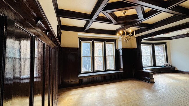 Building Photo - 1024 E Brady St