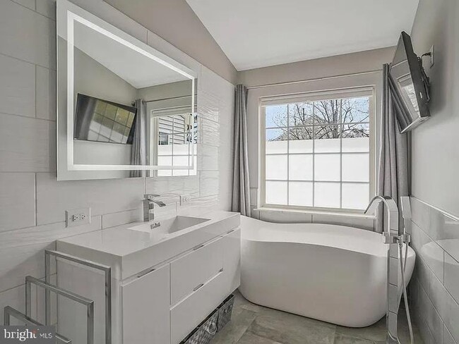 Building Photo - 8110 Cerromar Way