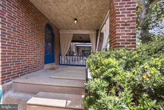Building Photo - 3323 Tilden St
