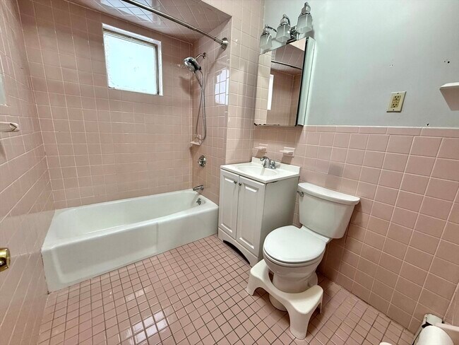 Building Photo - 35 Irma Ave