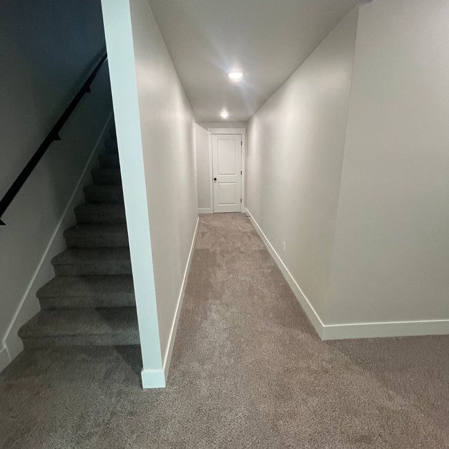 Building Photo - 475 River Bend Ln