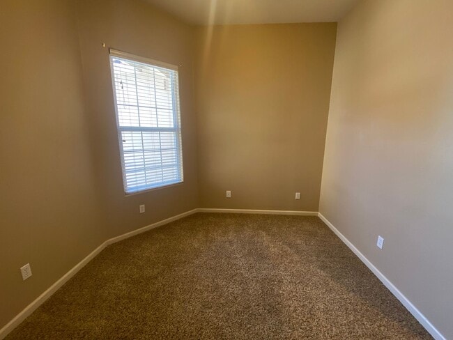 Building Photo - 4 bedroom in Paso Robles