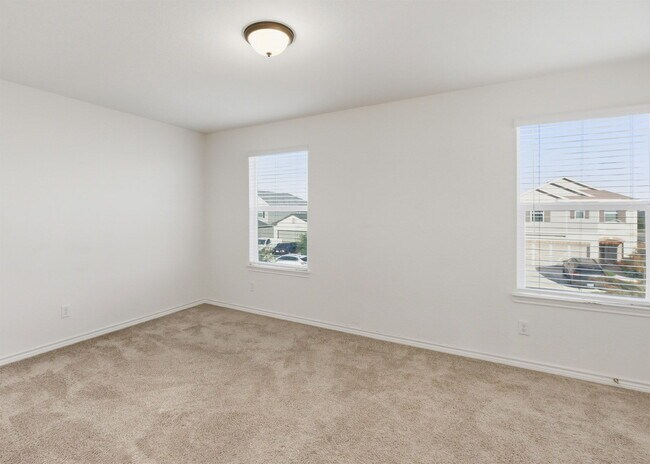 Building Photo - This spacious 4-bed/3-bath two-story rental is a gem waiting for you!