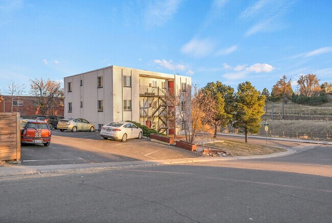 Building Photo - $1,320.95 with FIRST FULL MONTH'S FREE RENT  - 2 Bedrooms, 1 Bathroom, Condo in Denver with Cozy ...