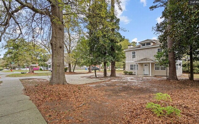 Building Photo - 3909 Wilshire Blvd