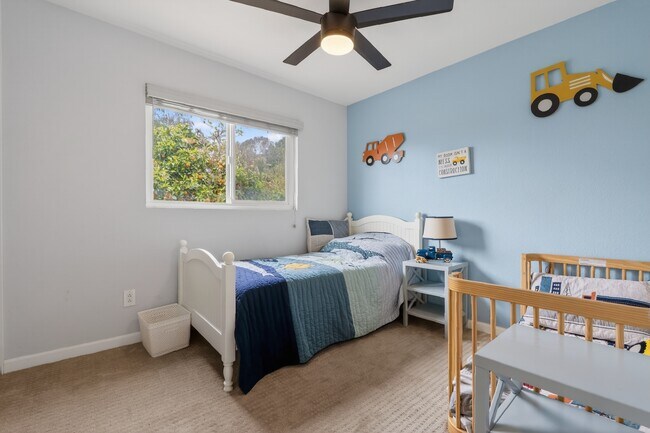 Building Photo - 976 Di Marino St