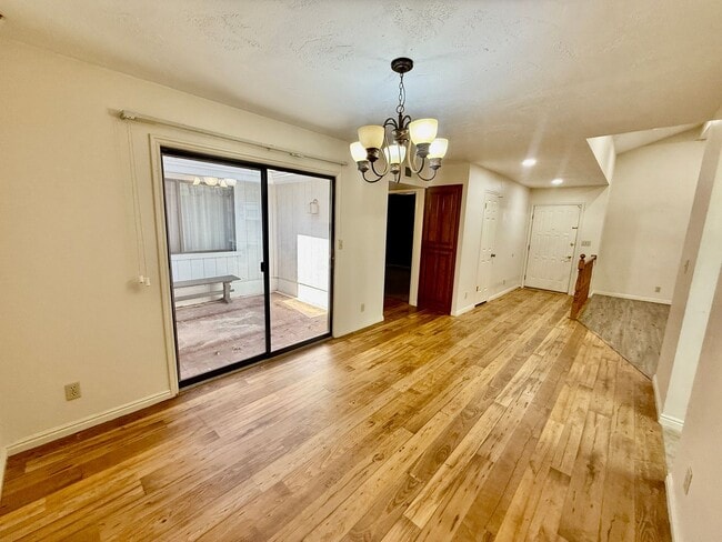 Building Photo - 840 S 400 E