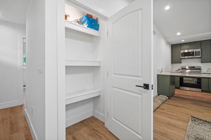 Building Photo - 10028 Shoup Ave