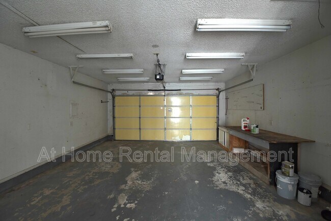 Building Photo - 7114 E 98th St