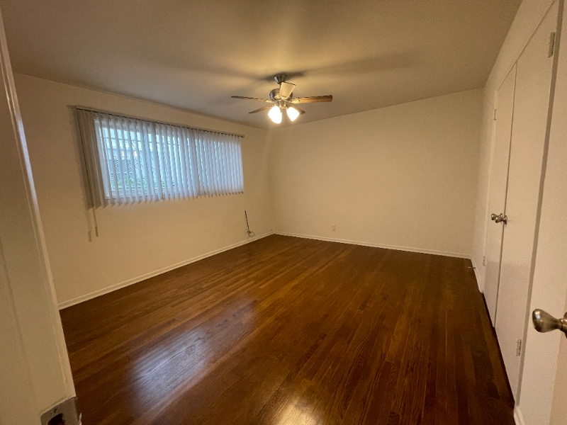 Building Photo - 1122 S Clark Dr
