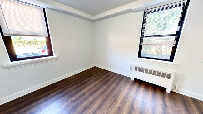 Building Photo - 17 Webster Place