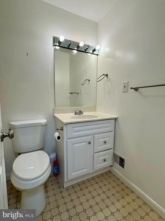 Building Photo - 13203 Hampshire Ct