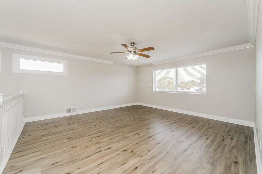 Building Photo - 4350 Fox Glen Loop