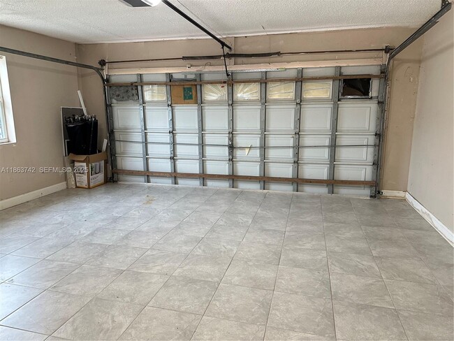 Building Photo - 10805 SW 165th Terrace