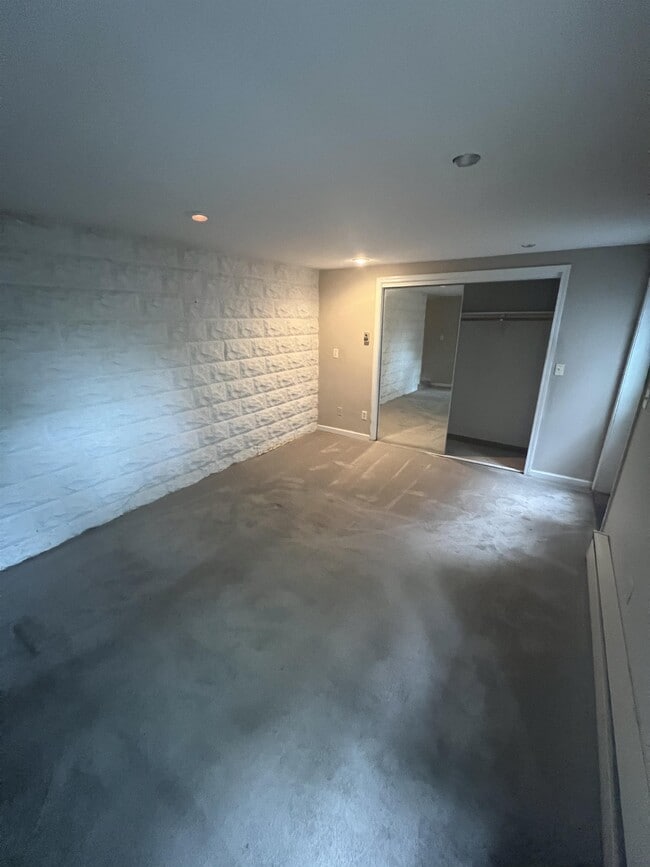 Building Photo - 1401 Willey St