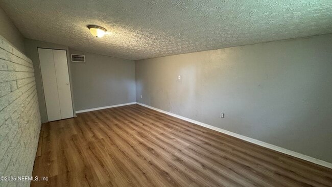 Building Photo - 1053 Cherbourg Ave E