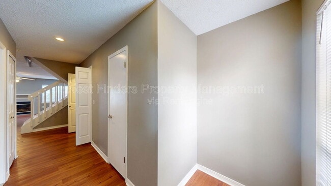 Building Photo - 322 Sunrise Cir