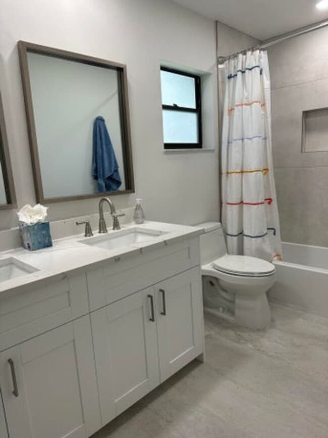 Building Photo - 11600 Island Lakes Ln