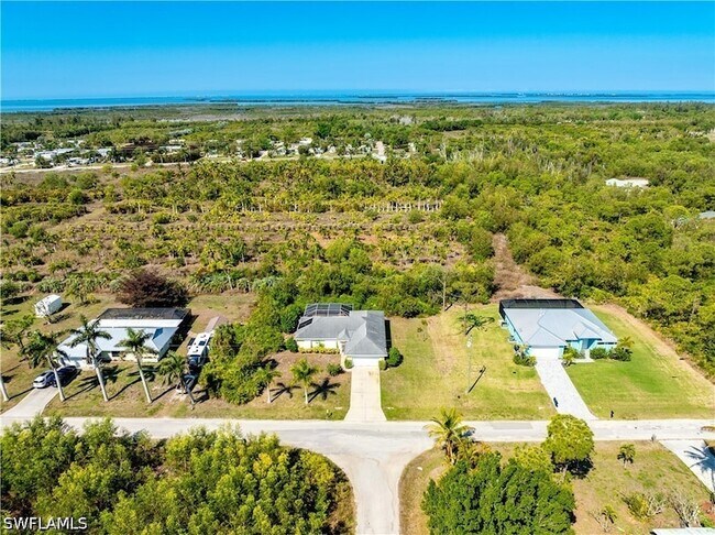 Building Photo - 11693 Oakland Dr