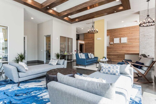 Building Photo - 1111 Durham Dr