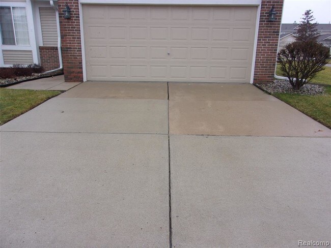 Building Photo - 21749 Lincoln Dr