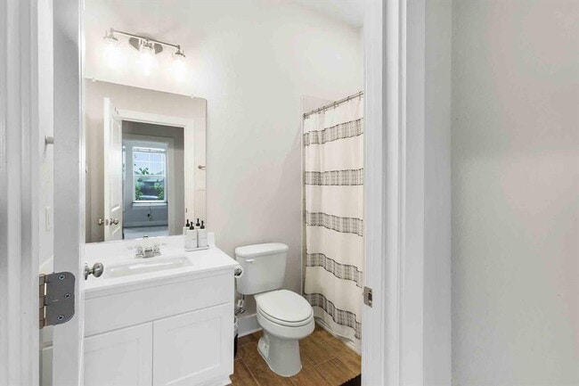 Building Photo - 185 Brooks Ranch Dr