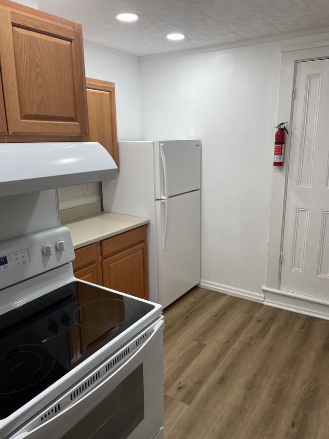 Building Photo - 23 Church St