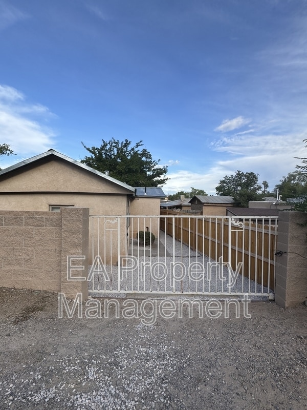 Building Photo - 8906 Guadalupe Trail NW