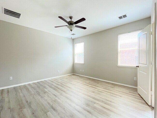 Building Photo - 2861 Houston Wood Dr