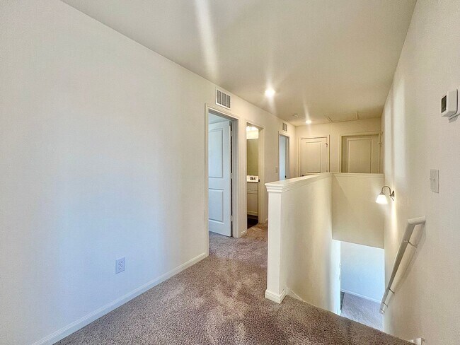 Building Photo - 14346 Elkhorn Crest