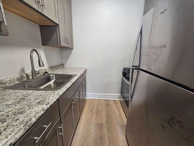 Building Photo - 4753 N Monticello Ave