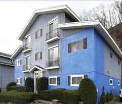 Building Photo - 22 River Rd