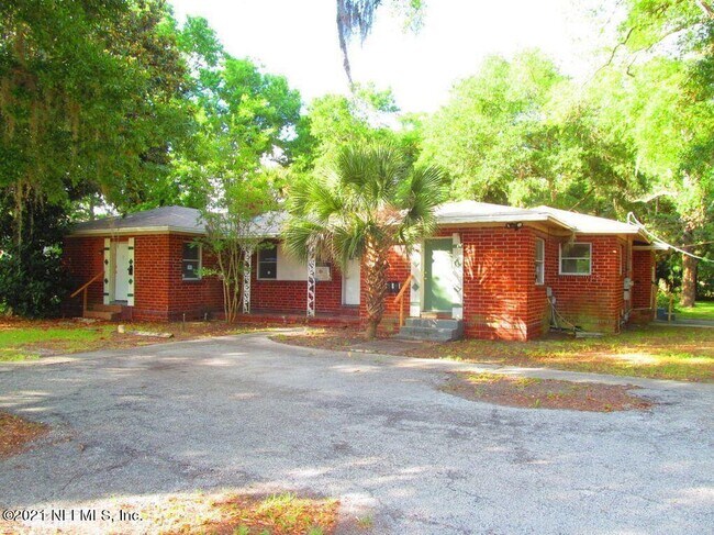 Building Photo - 2231 Spring Park Rd