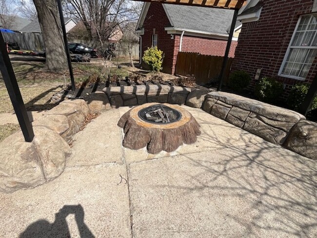 Building Photo - Renovated 2 Bedroom 2 Bath Home for Rent!