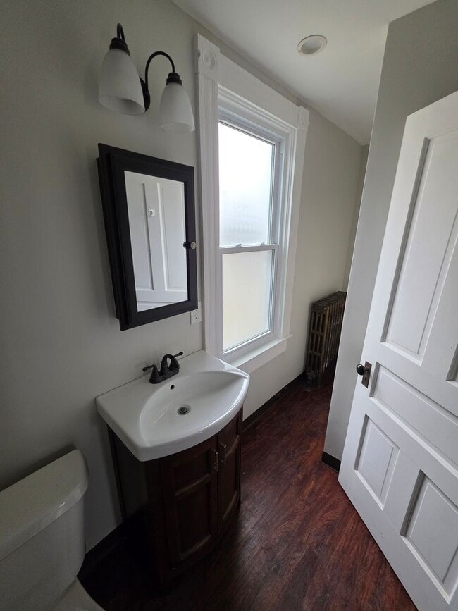 Building Photo - Spacious 3-Bedroom Home with Granite Countertops & Huge Eat-In Kitchen