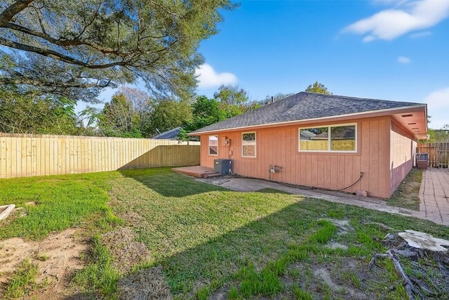 Building Photo - 16106 Barbarossa Dr