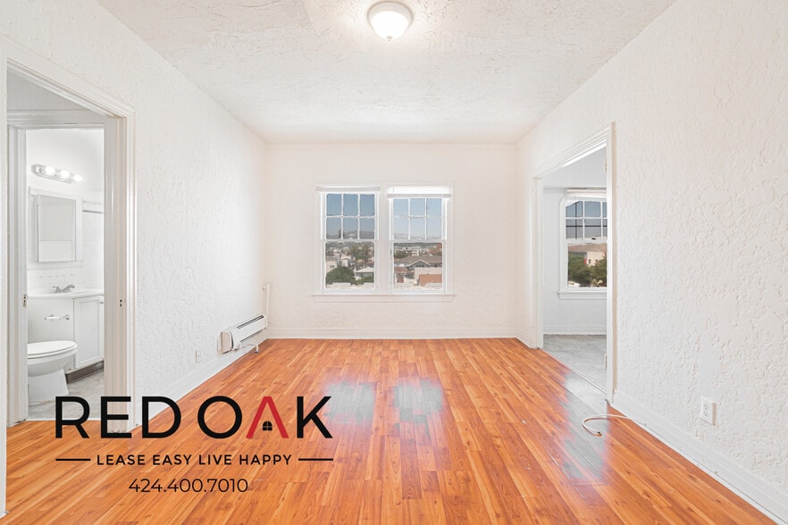 Building Photo - 3918 Beverly Blvd