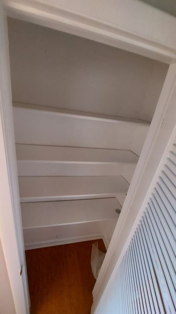 Building Photo - 2 BEDROOMS 1 BATHROOM IN AREA OF RIVERLAND